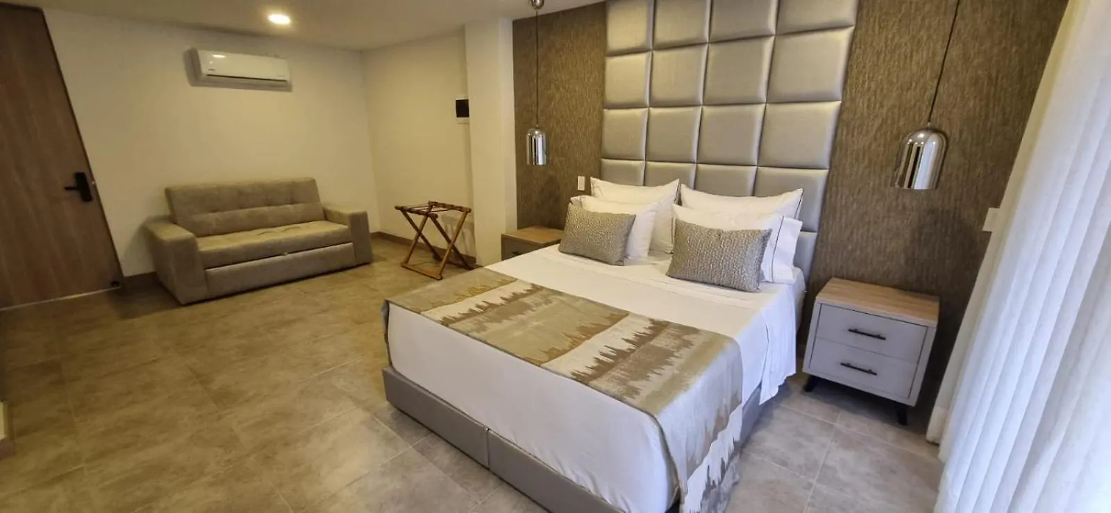 Hotel 45 Park Sabaneta Kolombiya